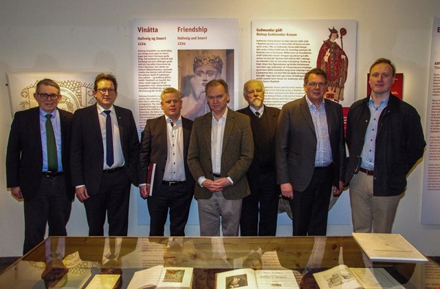 Ánægjuleg heimsókn ráðherra mennta- og menningarmála í Reykholt