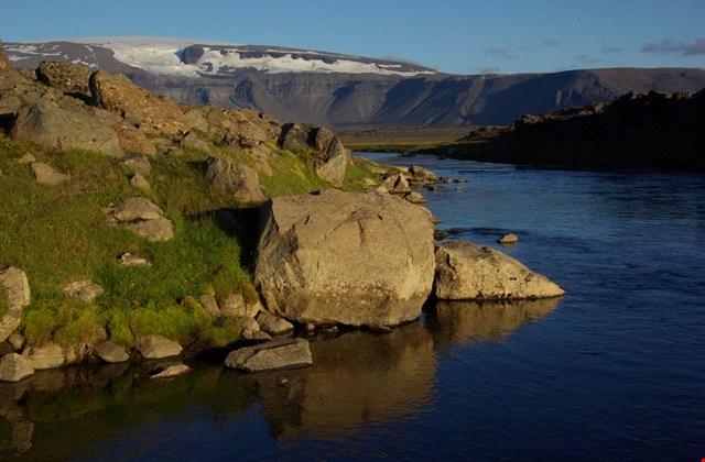 "Fyrirlesturinn, Eins og Álfur út úr Hól, fellur niður"