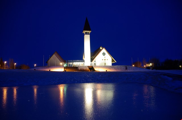 Söngfólk Viðars Guðmundssonar syngur inn jólin í Reykholtskirkju