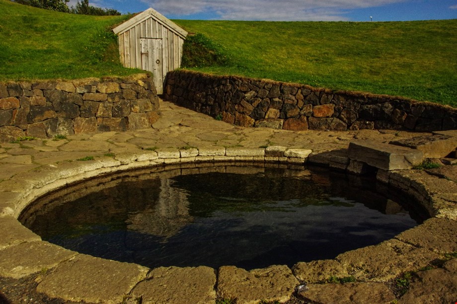 Opið verður um páskana í Snorrastofu