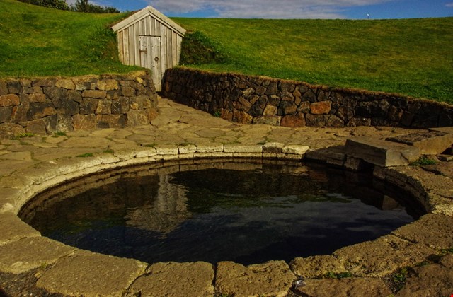 Opið verður um páskana í Snorrastofu